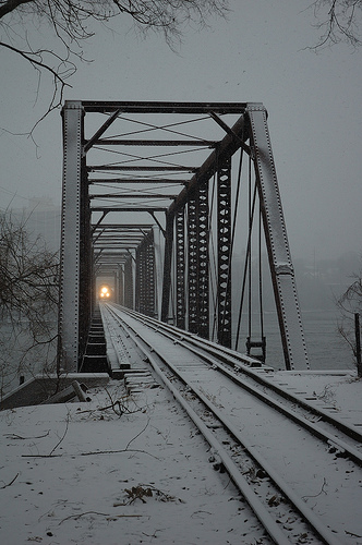 IC_amp_E Northbound on the Rock River downtown.jpg